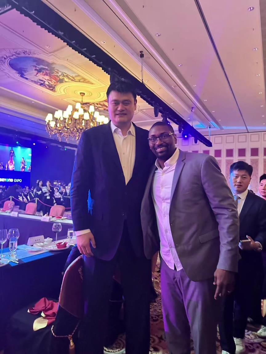 阿泰斯特曬與姚明合照：這是我最喜歡的隊友 姚?。?>
                                <div   id=